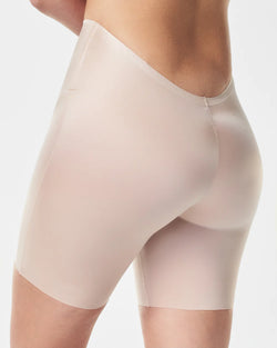 Spanx - Suit Your Fancy Low Back Mid-thigh Short