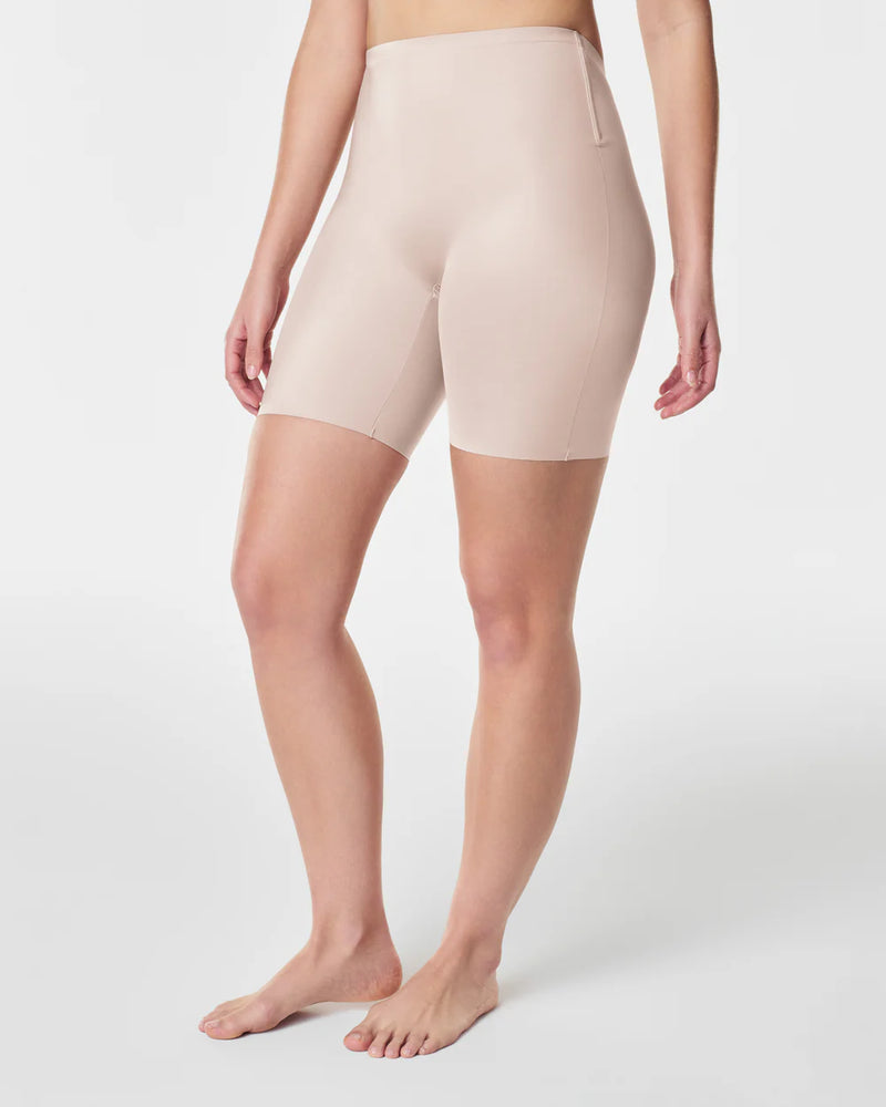 Spanx - Suit Your Fancy Low Back Mid-thigh Short